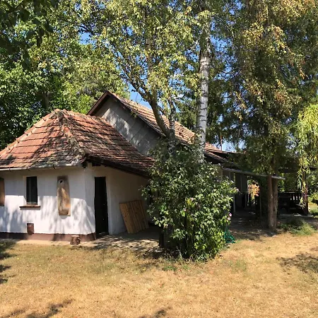 Tiszakanyar Vendeghaz * Tiszadada