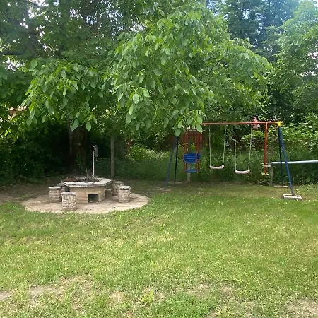Tiszakanyar Vendeghaz Holiday home Tiszadada