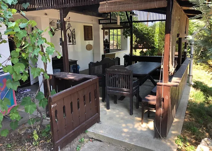 Tiszakanyar Vendeghaz * Tiszadada